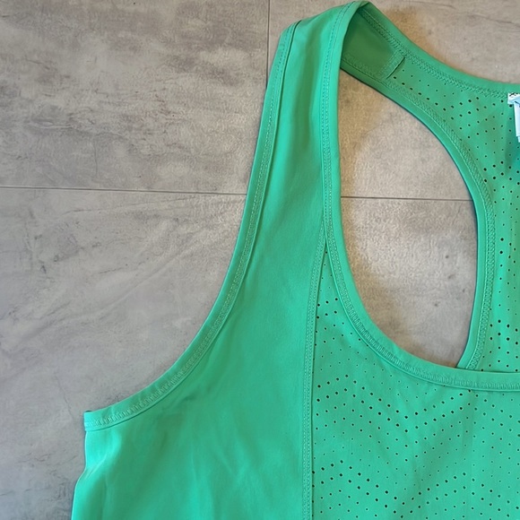 Reebok  CrossFit Tank  Bright Mint Green scoopneck  Aerated  lightweight  Size S - Picture 5 of 12